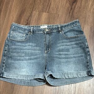 Woman’s Cato Denim Blue Jean Shorts
